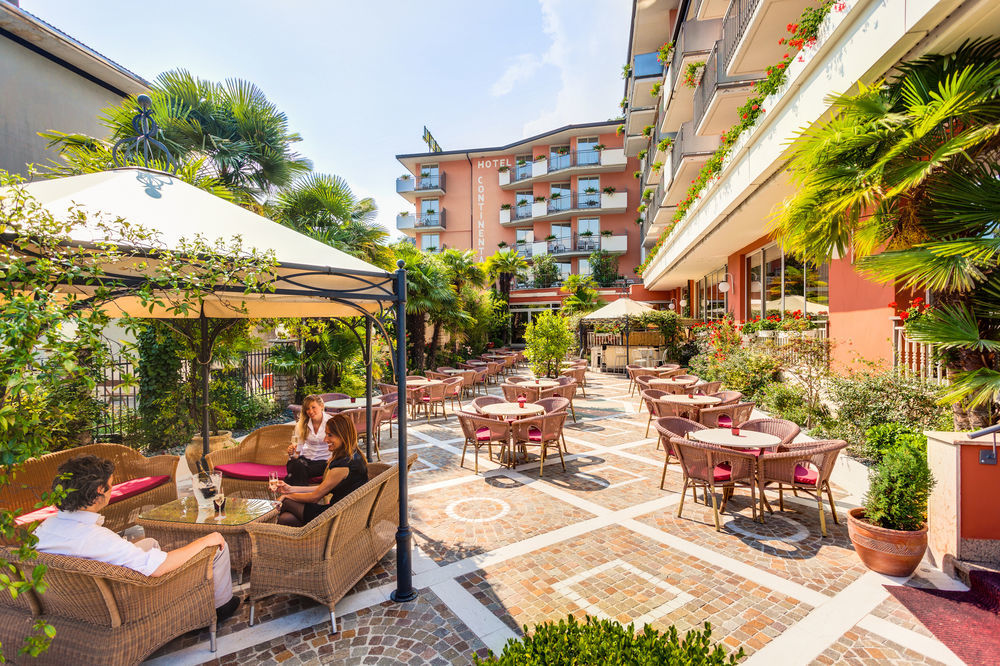 Hotel Continental - Tonelli Hotels Torbole Sul Garda ภายนอก รูปภาพ