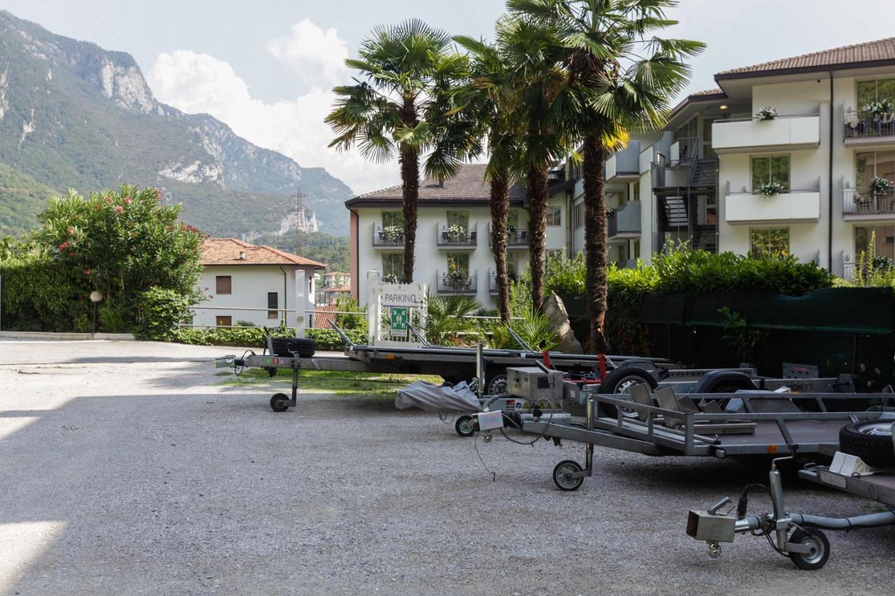 Hotel Continental - Tonelli Hotels Torbole Sul Garda ภายนอก รูปภาพ